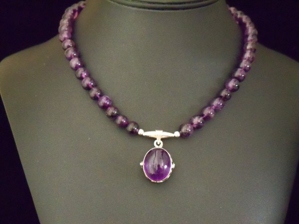#893NaturalamethystbeadswithSterlingandAmethystpendant